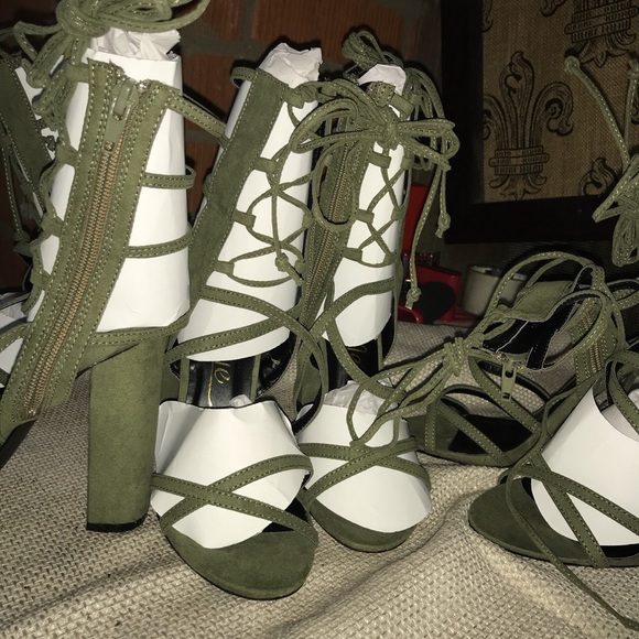 Olive Strappy Heels🌺 - Picture 4 of 4